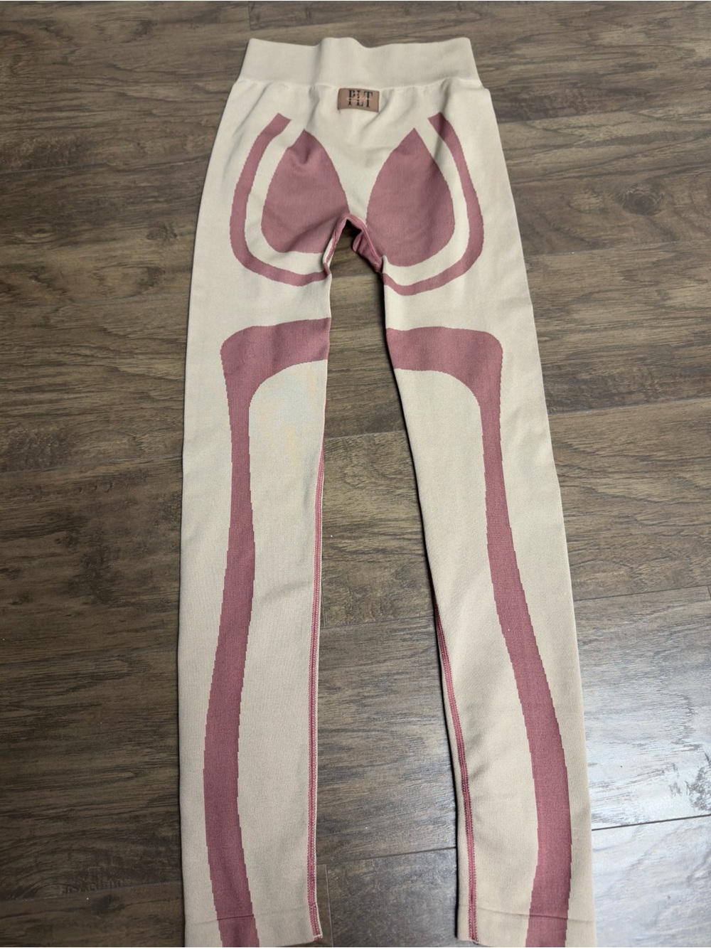 Cream Leggings PLTwith Dusty Rose Sculpted Panels